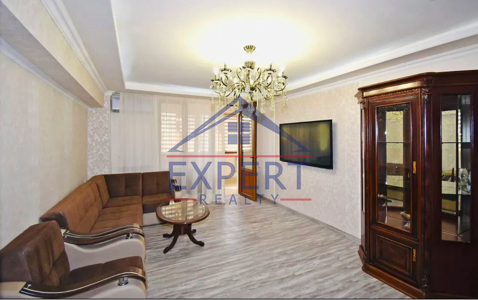 ԿԵՆՏՐՈՆ, ՄԱՇՏՈՑԻ ՊՈՂՈՏԱ, 3 ՍԵՆՅԱԿ