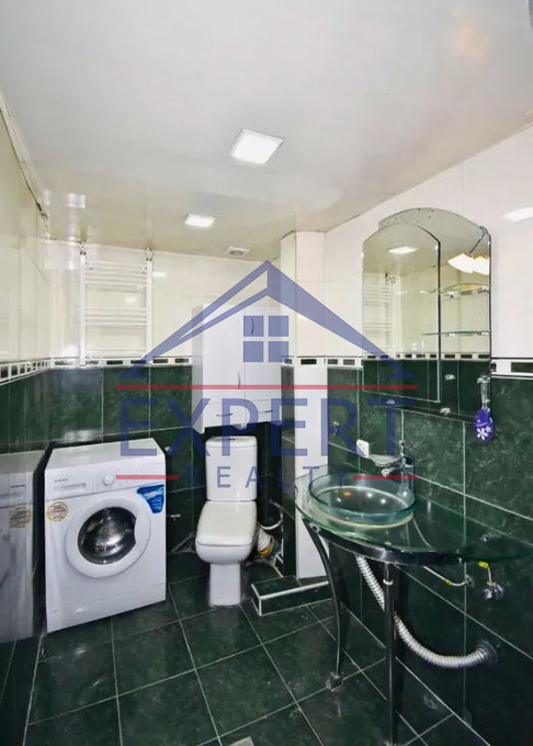 ԿԵՆՏՐՈՆ, ՄԱՇՏՈՑԻ ՊՈՂՈՏԱ, 3 ՍԵՆՅԱԿ