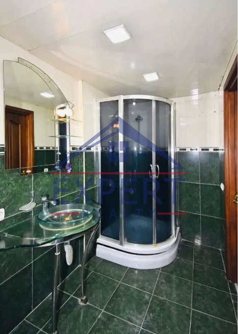 ԿԵՆՏՐՈՆ, ՄԱՇՏՈՑԻ ՊՈՂՈՏԱ, 3 ՍԵՆՅԱԿ