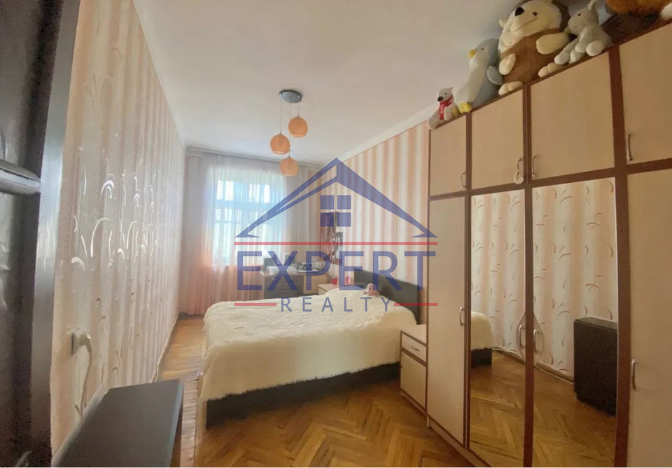 ԱՐԱԲԿԻՐ, ԿՈՄԻՏԱՍԻ ՊՈՂՈՏԱ, 2 ՍԵՆՅԱԿ