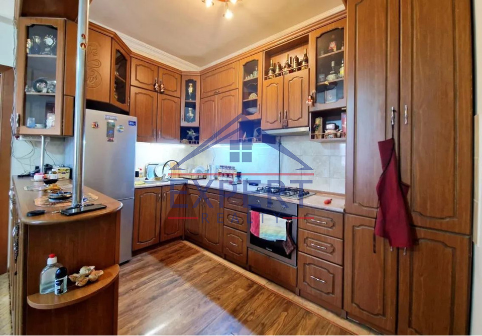 ՔԱՆԱՔԵՌ ԶԵՅԹՈՒՆ, ԾԱՐԱՎ ԱՂԲՅՈՒՐԻ ՓՈՂՈՑ, 2 ՍԵՆՅԱԿ