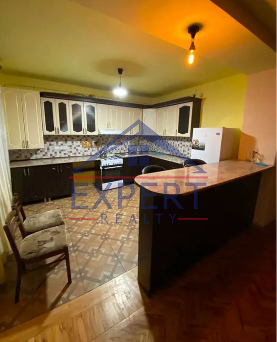 ԿԵՆՏՐՈՆ, ՆԱԼԲԱՆԴՅԱՆ ՓՈՂՈՑ, 3 ՍԵՆՅԱԿ