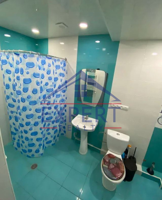 ԿԵՆՏՐՈՆ, ՆԱԼԲԱՆԴՅԱՆ ՓՈՂՈՑ, 3 ՍԵՆՅԱԿ