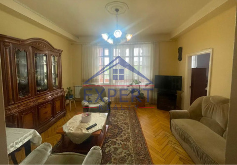 ԿԵՆՏՐՈՆ, ԱԼԵՔ ՄԱՆՈՒԿՅԱՆ ՓՈՂՈՑ, 3 ՍԵՆՅԱԿ