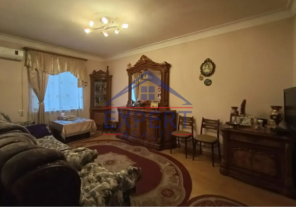 ԱՐԱԲԿԻՐ, ԱՐԱՄ ԽԱՉԱՏՐՅԱՆ ՓՈՂՈՑ, 2 ՍԵՆՅԱԿ