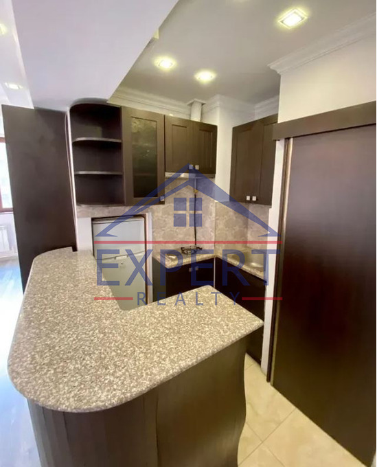 ԿԵՆՏՐՈՆ, ՆԱՐ-ԴՈՍԻ ՓՈՂՈՑ, 2 ՍԵՆՅԱԿ