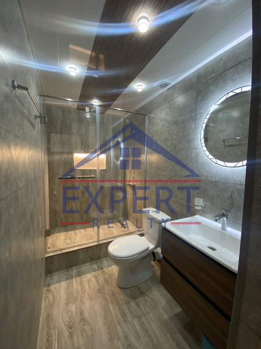 ԿԵՆՏՐՈՆ, ՍՈՒՐԲ ԳՐԻԳՈՐ ԼՈՒՍԱՎՈՐԻՉ ՓՈՂՈՑ, 3 ՍԵՆՅԱԿ