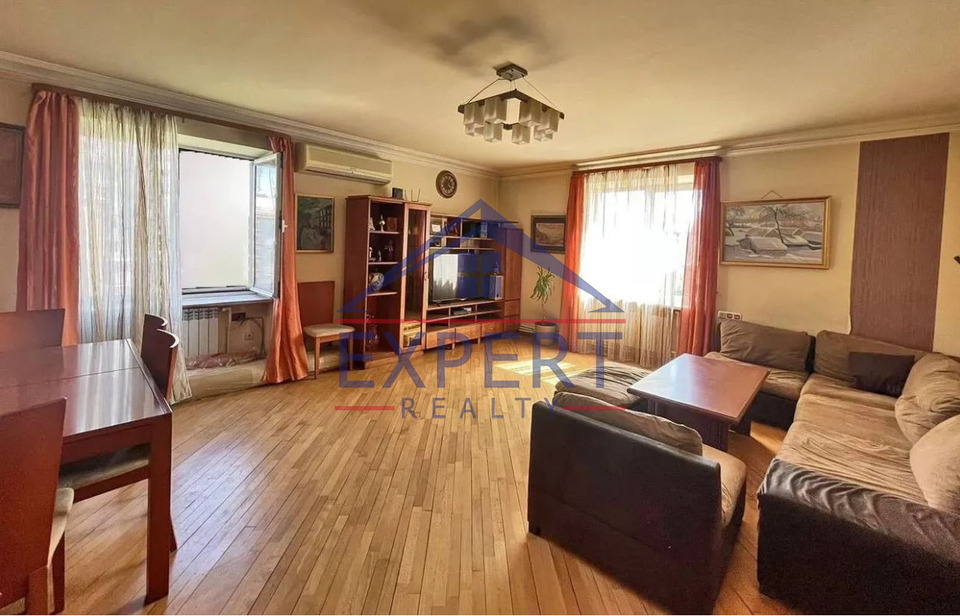 ԱՐԱԲԿԻՐ, ՀՐԱՉՅԱ ՔՈՉԱՐ ՓՈՂՈՑ, 4 ՍԵՆՅԱԿ