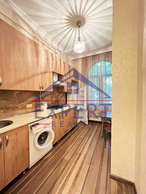 ԿԵՆՏՐՈՆ, ՍՊԵՆԴԻԱՐՅԱՆ ՓՈՂՈՑ, 2 ՍԵՆՅԱԿ