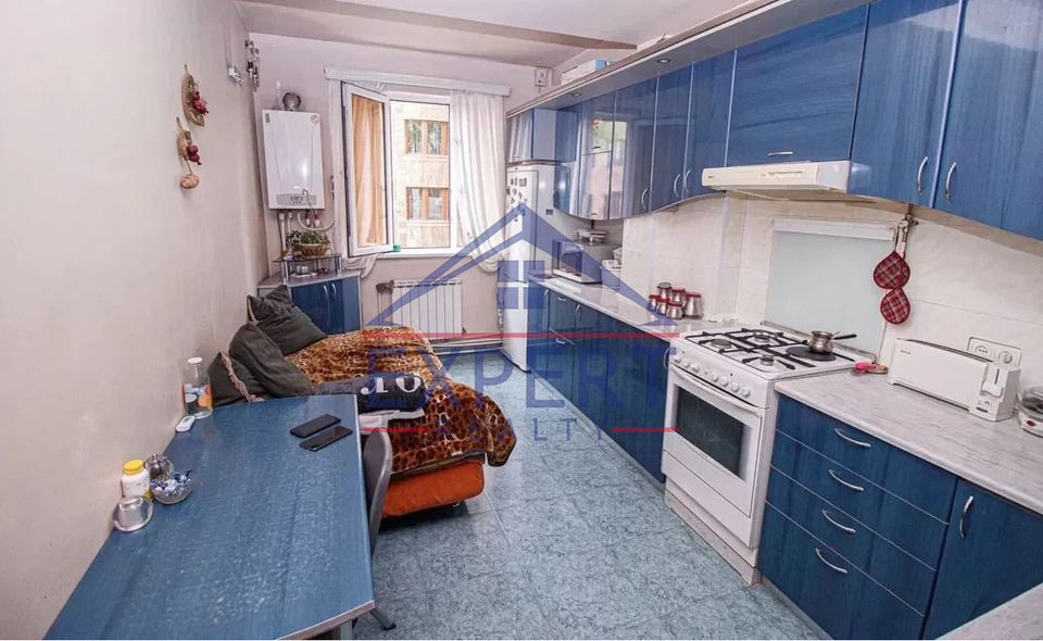 ԿԵՆՏՐՈՆ, ՏԵՐՅԱՆ ՓՈՂՈՑ, 2 ՍԵՆՅԱԿ