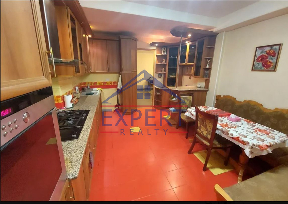 ԿԵՆՏՐՈՆ, ՍԱՅԱԹ ՆՈՎԱ ՊՈՂՈՏԱ, 3 ՍԵՆՅԱԿ