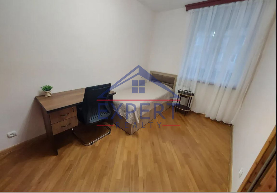 ԿԵՆՏՐՈՆ, ՍԱՅԱԹ ՆՈՎԱ ՊՈՂՈՏԱ, 3 ՍԵՆՅԱԿ