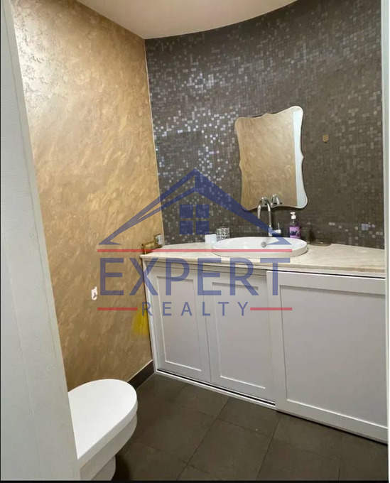 ԿԵՆՏՐՈՆ, ՆԱԼԲԱՆԴՅԱՆ ՓՈՂՈՑ, 3 ՍԵՆՅԱԿ