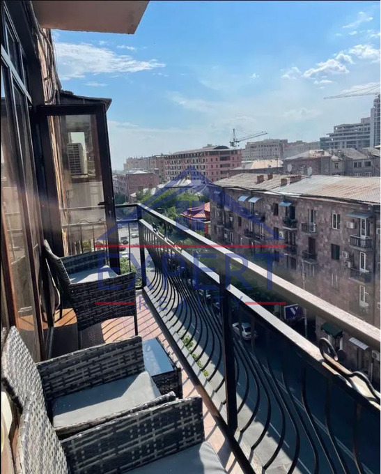 ԿԵՆՏՐՈՆ, ՆԱԼԲԱՆԴՅԱՆ ՓՈՂՈՑ, 3 ՍԵՆՅԱԿ