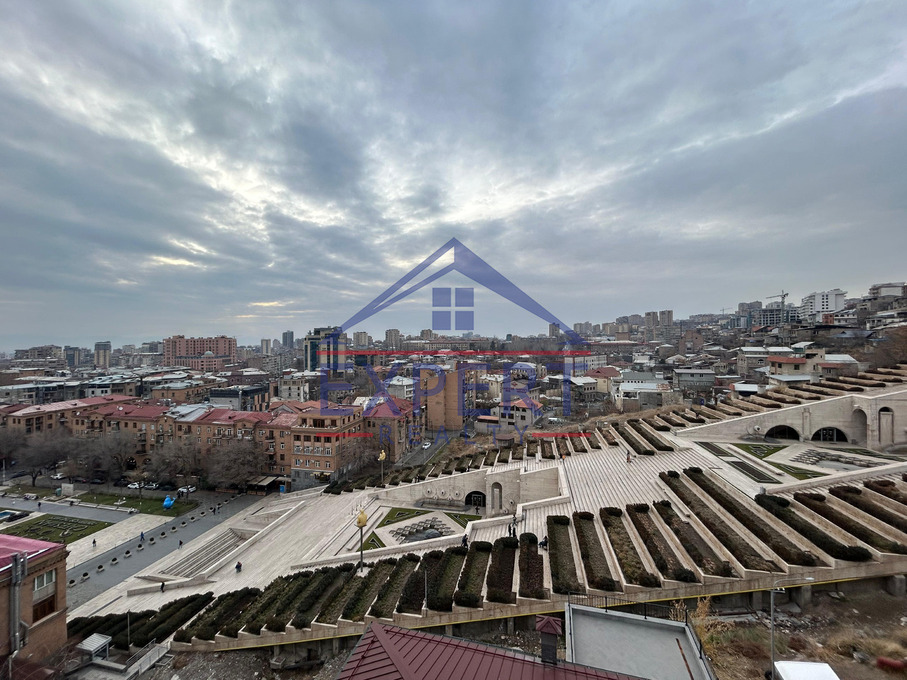 ԿԵՆՏՐՈՆ , ՍԱՐՄԵՆԻ Փ , 4 ՍԵՆՅԱԿ