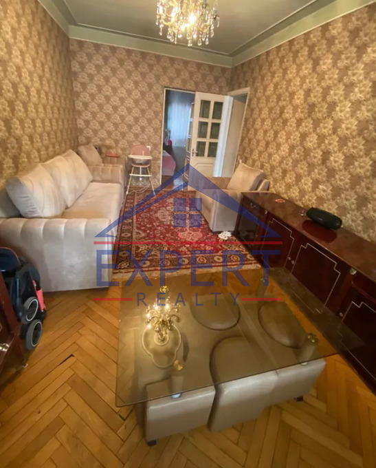 ԿԵՆՏՐՈՆ, ՔՐԻՍՏԱՓՈՐԻ ՓՈՂՈՑ, 3 ՍԵՆՅԱԿ