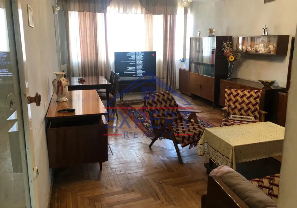 ԱՐԱԲԿԻՐ, ՓԱՓԱԶՅԱՆ, 3 ՍԵՆՅԱԿ