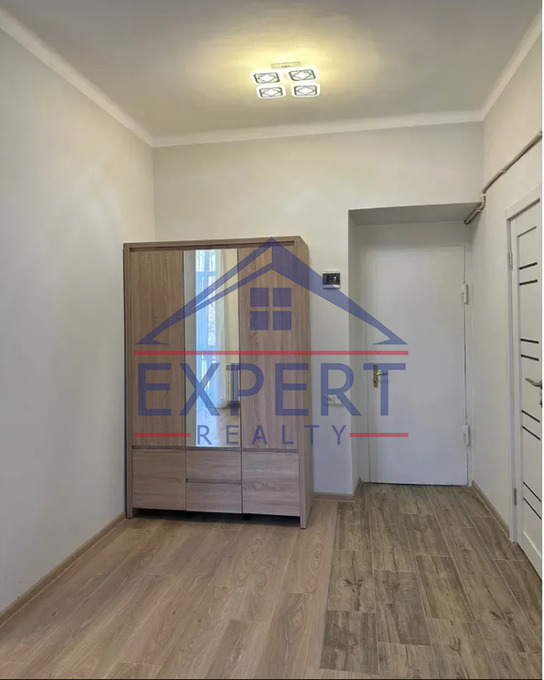 ԿԵՆՏՐՈՆ, ԱԼԵՔ ՄԱՆՈՒԿՅԱՆ ՓՈՂՈՑ, 2 ՍԵՆՅԱԿ