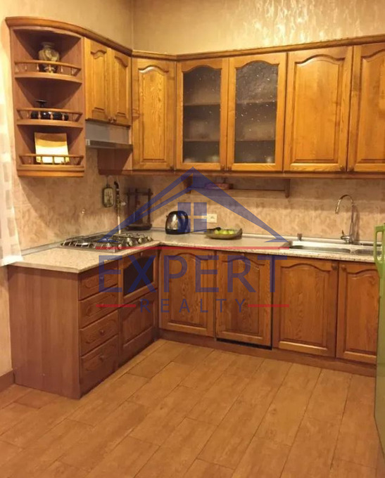 ԿԵՆՏՐՈՆ, ԲԱՅՐՈՆԻ ՓՈՂՈՑ, 3 ՍԵՆՅԱԿ