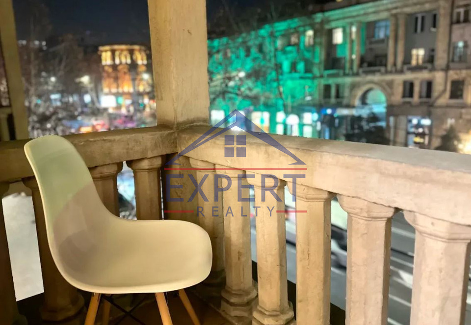ԿԵՆՏՐՈՆ, ՄԱՇՏՈՑԻ ՊՈՂՈՏԱ, 3 ՍԵՆՅԱԿ