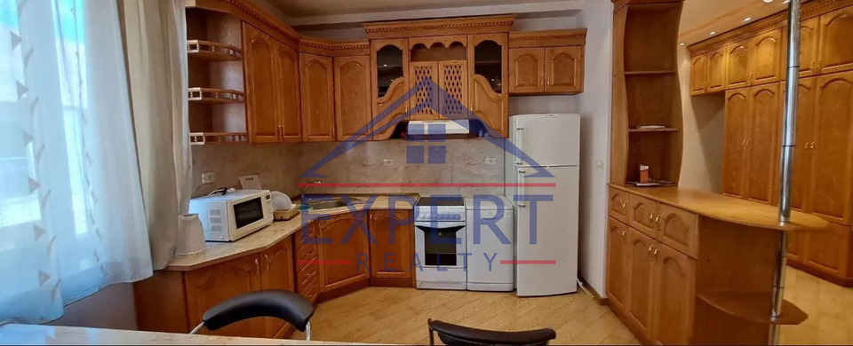 ԿԵՆՏՐՈՆ, ՀՅՈՒՍԻՍԱՅԻՆ ՊՈՂՈՏԱ, 4 ՍԵՆՅԱԿ