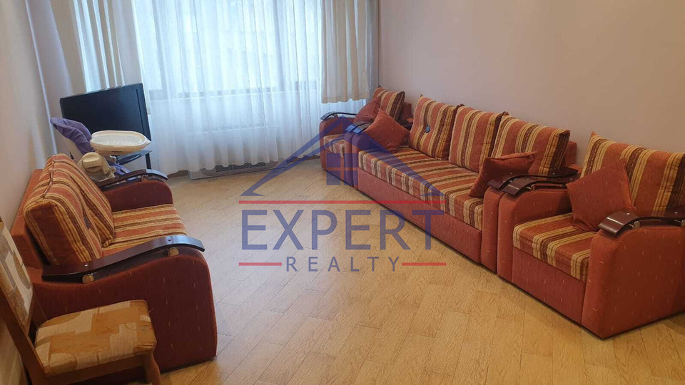 ԿԵՆՏՐՈՆ, ՀՅՈՒՍԻՍԱՅԻՆ ՊՈՂՈՏԱ, 4 ՍԵՆՅԱԿ