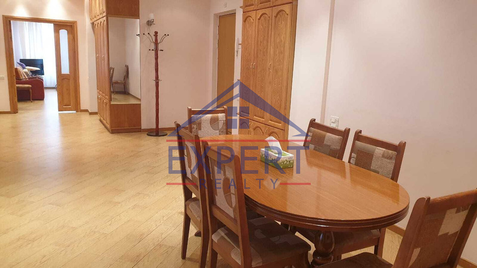 ԿԵՆՏՐՈՆ, ՀՅՈՒՍԻՍԱՅԻՆ ՊՈՂՈՏԱ, 4 ՍԵՆՅԱԿ
