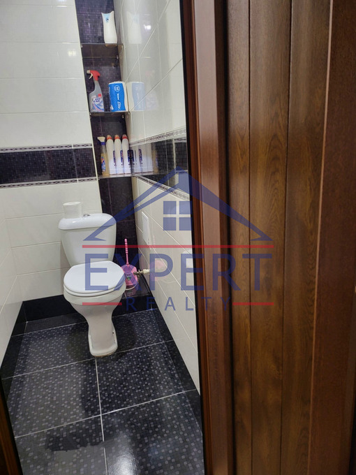 ԱՎԱՆ, ՄԱՐՇԱԼ ԲԱԲԱՋԱՆՅԱՆ ՓՈՂՈՑ, 4 ՍԵՆՅԱԿ