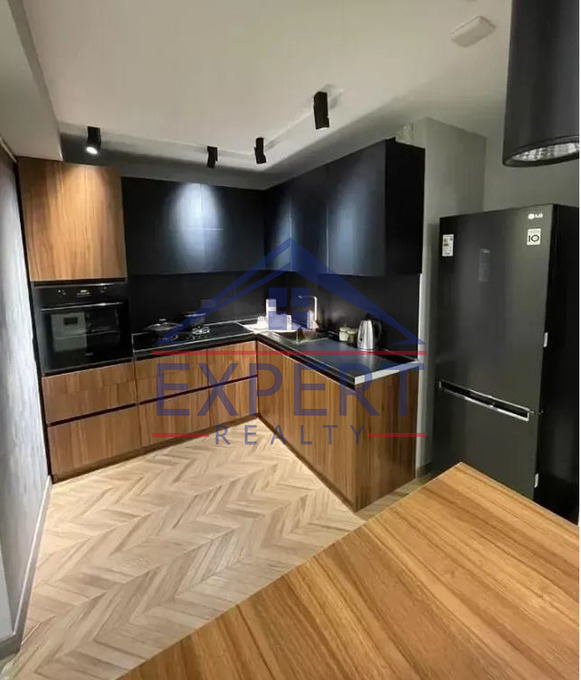 ԿԵՆՏՐՈՆ, ՀԻՆ ԵՐԵՎԱՆՑՈՒ ՓՈՂՈՑ, 2 ՍԵՆՅԱԿ