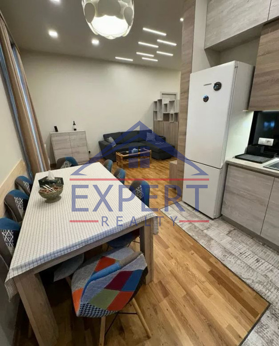 ԿԵՆՏՐՈՆ, ԲԱՂՐԱՄՅԱՆ ՊՈՂՈՏԱ, 2 ՍԵՆՅԱԿ