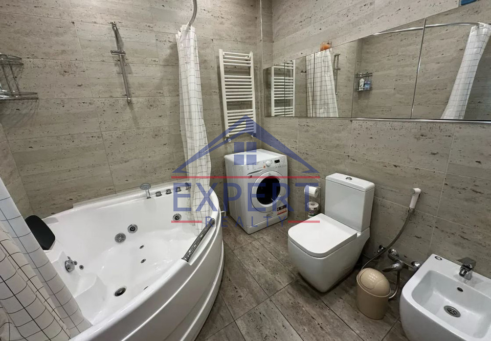 ԿԵՆՏՐՈՆ, ԲԱՂՐԱՄՅԱՆ ՊՈՂՈՏԱ, 2 ՍԵՆՅԱԿ