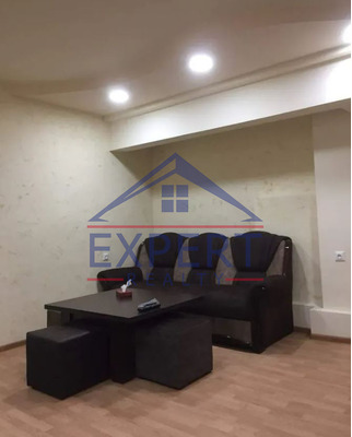 ԿԵՆՏՐՈՆ, ՏԻԳՐԱՆ ՄԵԾ ՊՈՂՈՏԱ, 2 ՍԵՆՅԱԿ