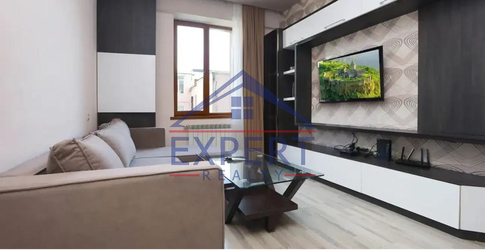 ԿԵՆՏՐՈՆ, ՄԱՇՏՈՑԻ ՊՈՂՈՏԱ, 3 ՍԵՆՅԱԿ