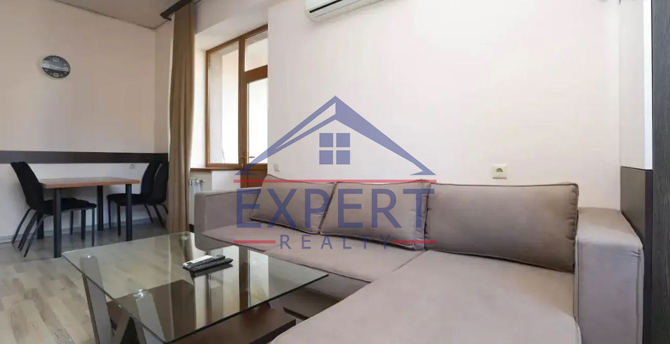 ԿԵՆՏՐՈՆ, ՄԱՇՏՈՑԻ ՊՈՂՈՏԱ, 3 ՍԵՆՅԱԿ