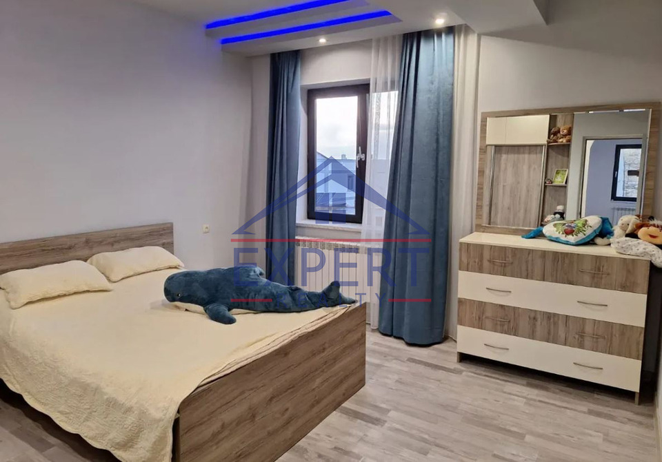 ԱՎԱՆ, ՄՀԵՐ ՄԿՐՏՉՅԱՆ ԹԱՂԱՄԱՍ, 5 ՍԵՆՅԱԿ