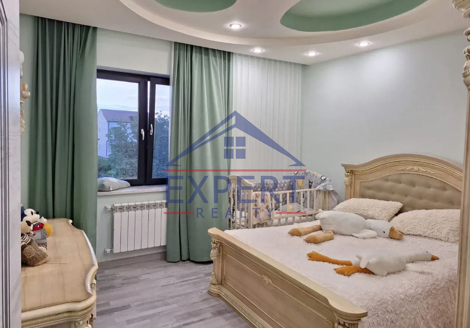 ԱՎԱՆ, ՄՀԵՐ ՄԿՐՏՉՅԱՆ ԹԱՂԱՄԱՍ, 5 ՍԵՆՅԱԿ