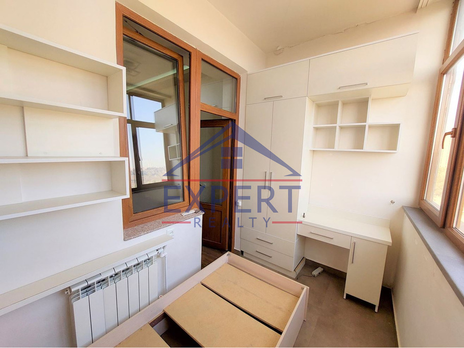 ԴԱՎԹԱՇԵՆ, ԱՆԱՍՏԱՍ ՄԻԿՈՅԱՆ ՓՈՂՈՑ, 3 ՍԵՆՅԱԿ