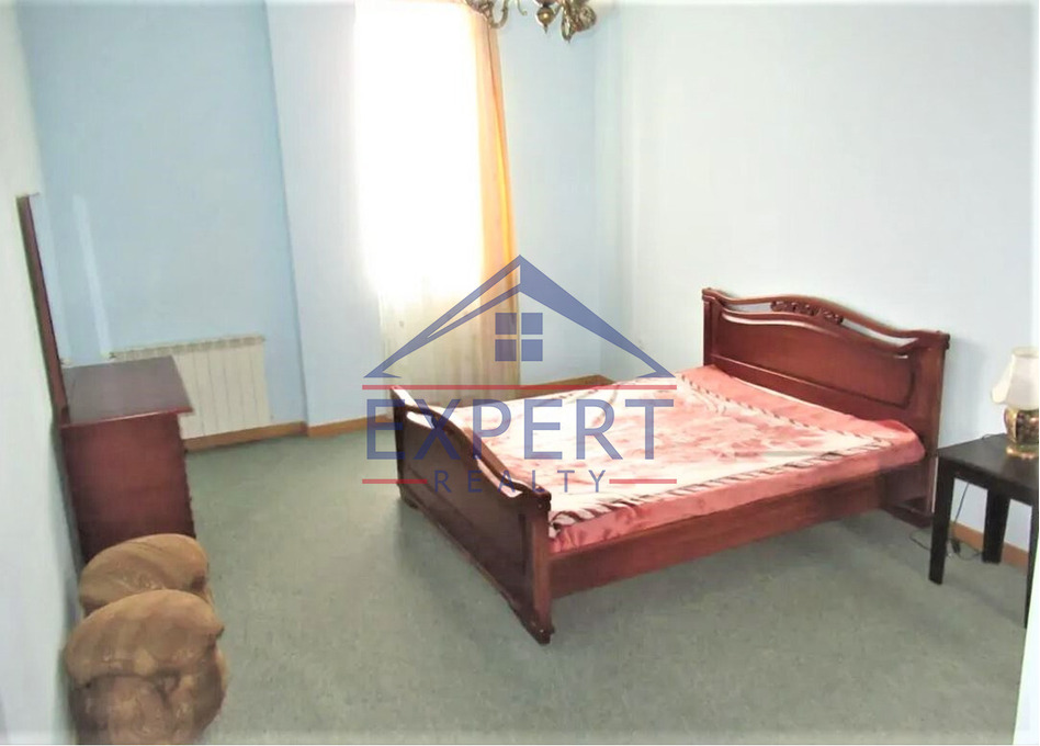 ԱՐԱԲԿԻՐ, ԳևՈՐԳ ՎԱՐԴԱՆՅԱՆ ՓՈՂՈՑ, 4 ՍԵՆՅԱԿ
