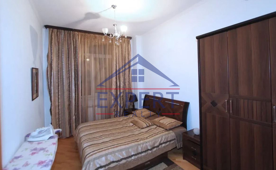 ԿԵՆՏՐՈՆ, ՌՈՍՏՈՄԻ ՓՈՂՈՑ, 2 ՍԵՆՅԱԿ