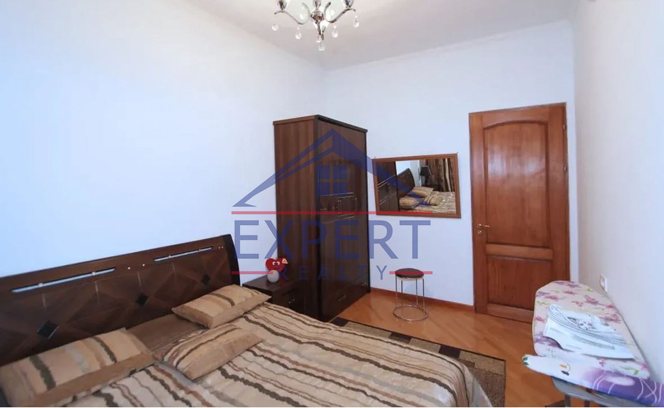 ԿԵՆՏՐՈՆ, ՌՈՍՏՈՄԻ ՓՈՂՈՑ, 2 ՍԵՆՅԱԿ