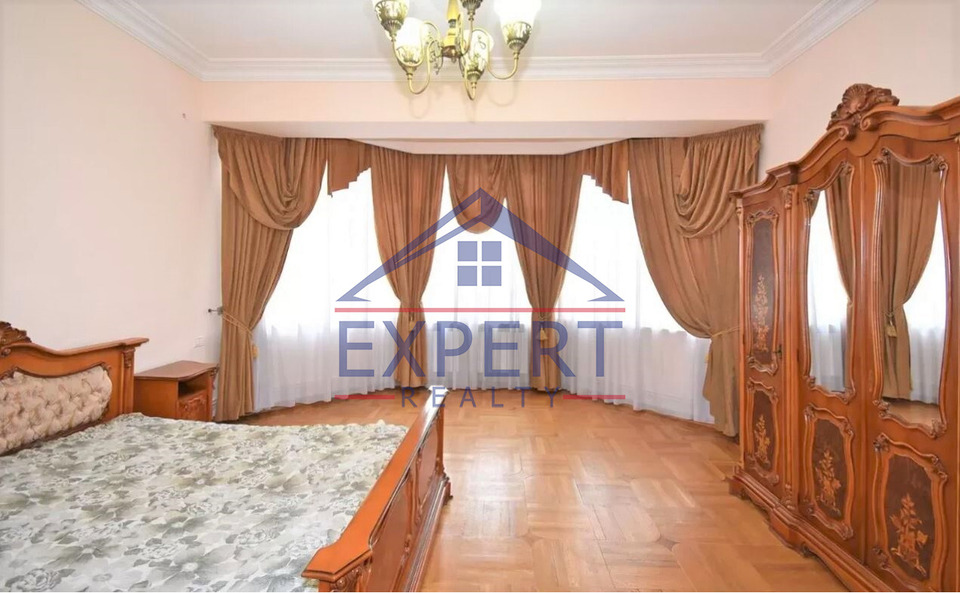 ԿԵՆՏՐՈՆ, ԱԼԵՔ ՄԱՆՈՐԿՅԱՆ, 4 ՍԵՆՅԱԿ