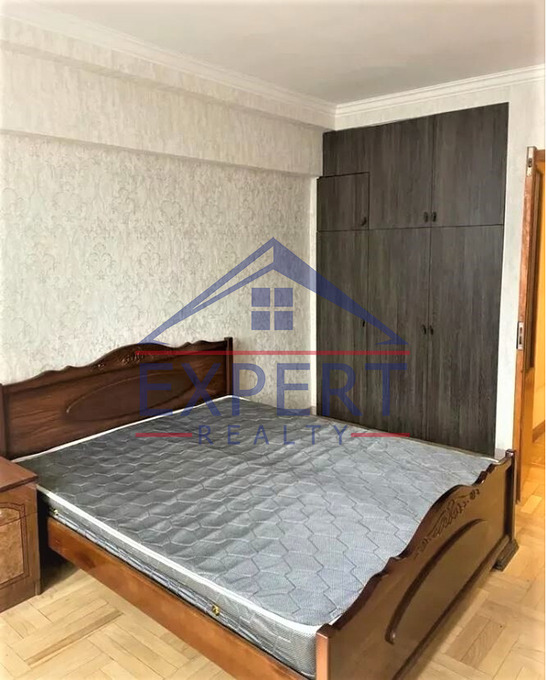 ԿԵՆՏՐՈՆ, ԵՐՎԱՆԴ ՔՈՉԱՐ ՓՈՂՈՑ, 4 ՍԵՆՅԱԿ