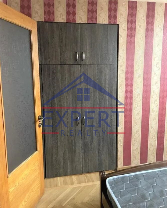 ԿԵՆՏՐՈՆ, ԵՐՎԱՆԴ ՔՈՉԱՐ ՓՈՂՈՑ, 4 ՍԵՆՅԱԿ