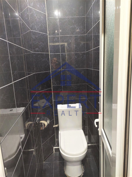 ԿԵՆՏՐՈՆ, ԵՐՎԱՆԴ ՔՈՉԱՐ ՓՈՂՈՑ, 4 ՍԵՆՅԱԿ