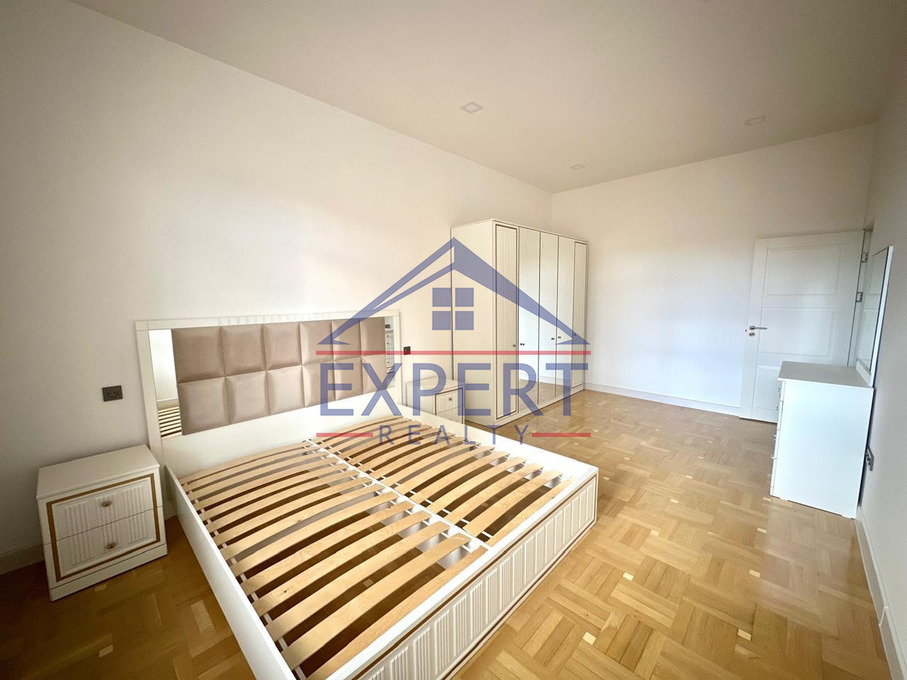 ԿԵՆՏՐՈՆ, ՎԱՐԴԱՆԱՆՑ ՓՈՂՈՑ, 2 ՍԵՆՅԱԿ