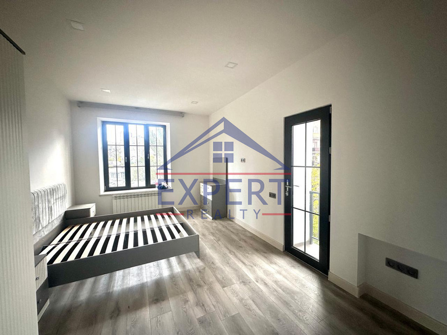 ԿԵՆՏՐՈՆ, ՎԱՐԴԱՆԱՆՑ  ՓՈՂՈՑ, 2 ՍԵՆՅԱԿ