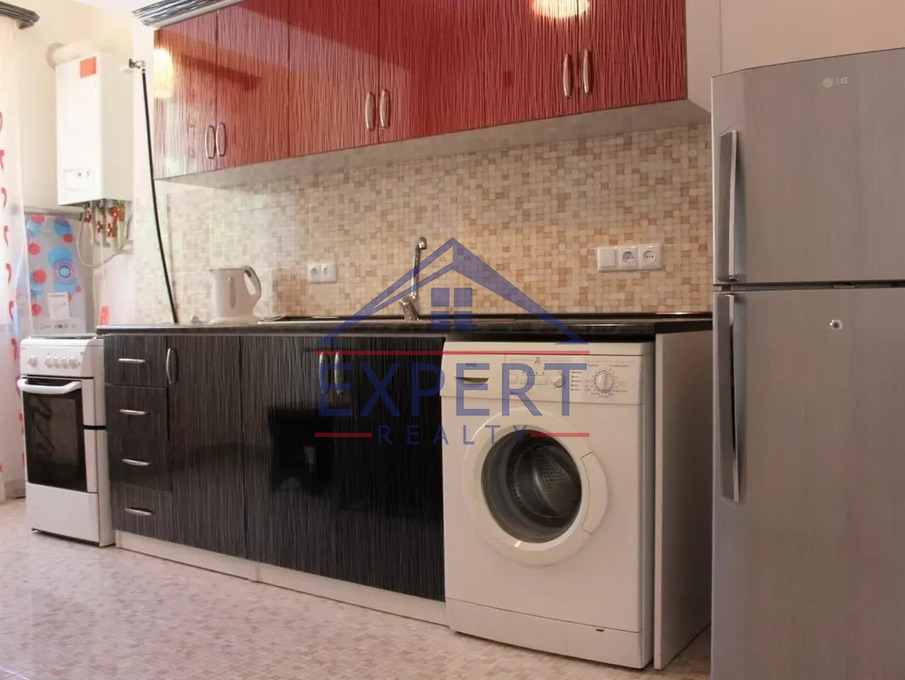 ԿԵՆՏՐՈՆ, ՆԱԼԲԱՆԴՅԱՆ ՓՈՂՈՑ, 2 ՍԵՆՅԱԿ