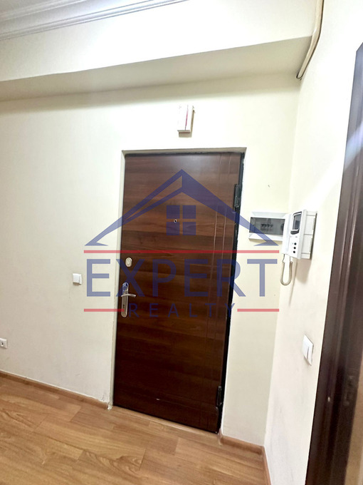 ԱՐԱԲԿԻՐ, ՀՐԱՉՅԱ ՔՈՉԱՐ ՓՈՂՈՑ, 3 ՍԵՆՅԱԿ