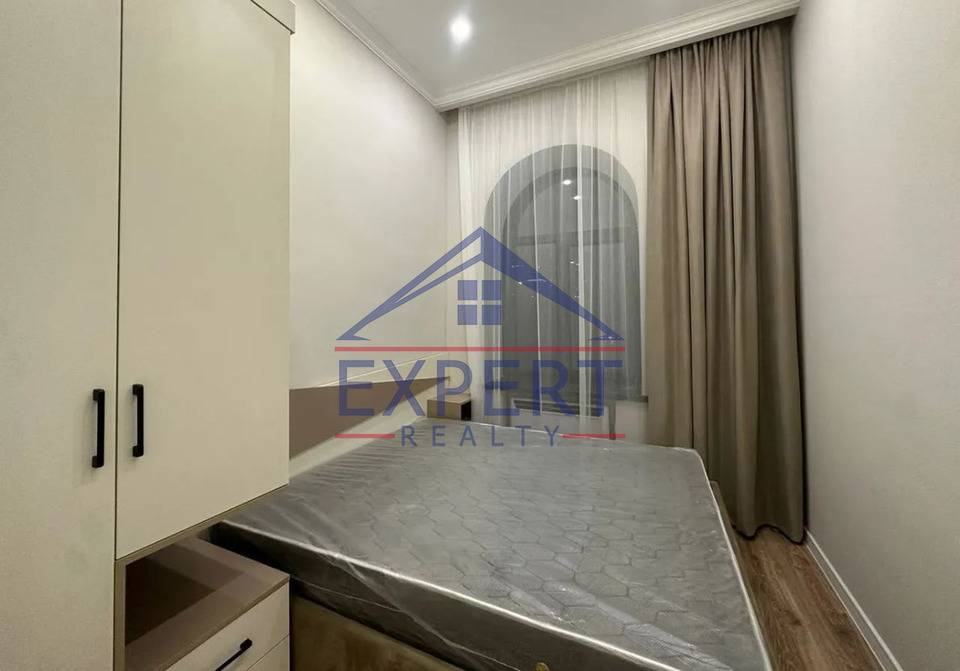 ԿԵՆՏՐՈՆ, ԽԱՆՋՅԱՆ ՓՈՂՈՑ, 2 ՍԵՆՅԱԿ