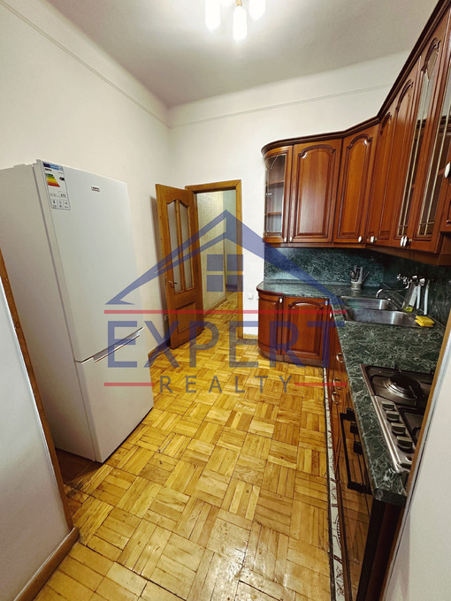 ԿԵՆՏՐՈՆ, ԱԲՈՎՅԱՆ ՓՈՂՈՑ, 2 ՍԵՆՅԱԿ